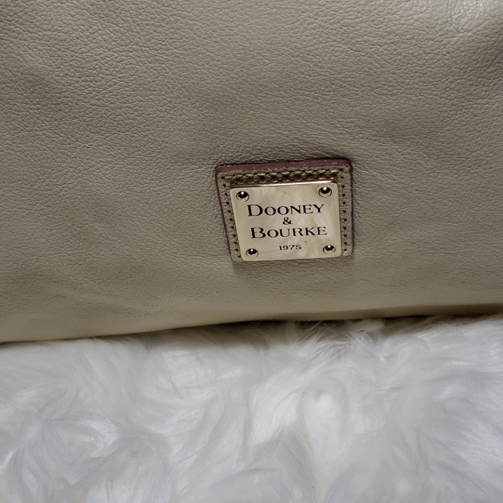 Designer Handbag - Picture 2 of 12